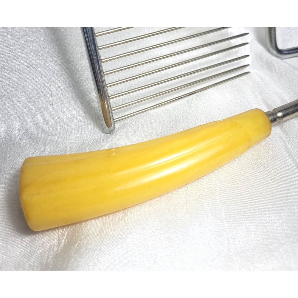 LOT 4 Vintage Yellow Bakelite Kitchen Utensils: Cake Slicer, Bottle Opener, + - Picture 5 of 6
